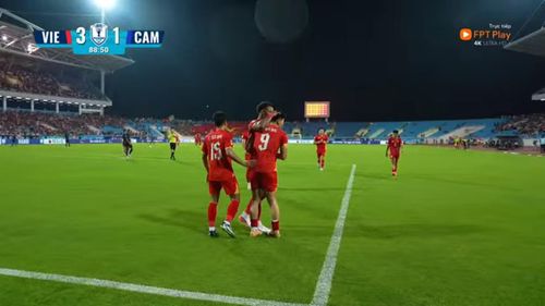 Bàn thắng ấn định tỷ số 3-1 của Việt Nam, giúp tuyển Việt Nam giành được ngôi đầu bảng A. Ảnh chụp màn hình