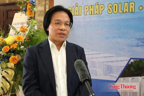 Ông Nguyễn Xuân Quy, Phó Chủ tịch Hiệp hội Năng lượng sạch Việt Nam trao đổi với phóng viên Báo Công Thương.