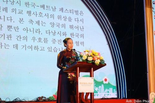Bà Nguyễn Thị Anh Thi, Phó Chủ tịch UBND TP. Đà Nẵng phát biểu khai mạc lễ hội.