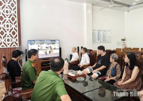 Màn hình số góp phần đưa kiến thức, kỹ năng PCCC đến gần hơn với du khách tại các cơ sở lưu trú phường Sầm Sơn.
