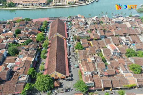 Chợ Hội An nhìn từ trên cao. Ảnh: Quang Ngọc