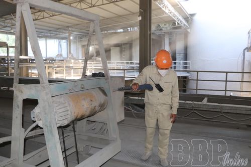 Ngành sản xuất xi măng cho rằng quý III sẽ gặp khó khăn do ảnh hưởng của mùa mưa làm giảm nhu cầu xây dựng, song chỉ số cân bằng về xu hướng sản xuất, kinh doanh vẫn đạt cao, cho thấy số doanh nghiệp kỳ vọng triển vọng tích cực.