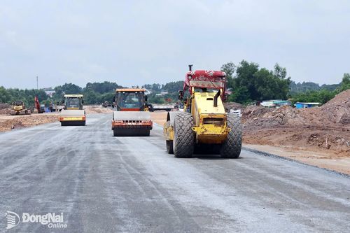 Dự án đường 25C kết nối đường vành đai 3 - Thành phố Hồ Chí Minh vào Cảng hàng không quốc tế Long Thành dự kiến thông xe vào tháng 10-2026.