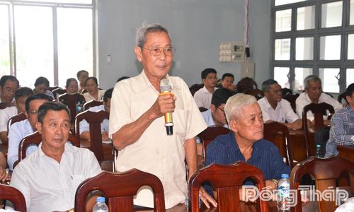 Cử tri xã Mỹ Thành nêu ý kiến, kiến nghị.
