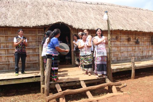 Tên làng gắn với vẻ đẹp văn hóa của mỗi vùng đất