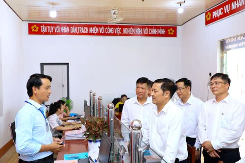 Phó Chủ tịch Thường trực UBND tỉnh Lâm Đồng Lê Trọng Yên và các sở, ngành thường xuyên kiểm tra, chấn chỉnh việc cấp sổ đỏ lần đầu tại cấp xã
