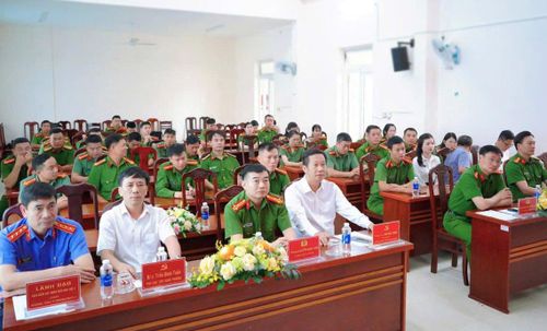 Các đại biểu tham dự hội nghị