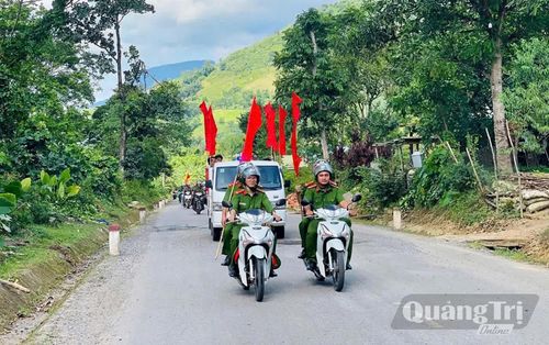 Công an xã La Lay phối hợp các lực lượng ra quân trấn áp tội phạm, giữ vững an ninh trật tự khu vực biên giới - Ảnh: CACC