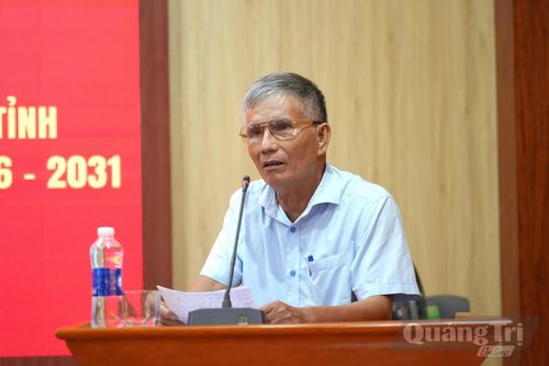 Cử tri xã Quảng Ninh phát biểu ý kiến tại hội nghị - Ảnh: T.Đ