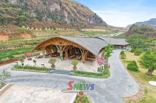 Nhà hàng TaBamboo tại Khu du lịch Mộc Châu Island.