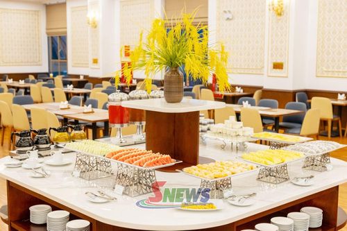 Không gian nhà hàng sang trọng tại Thảo Nguyên Hotel &amp; Resort.