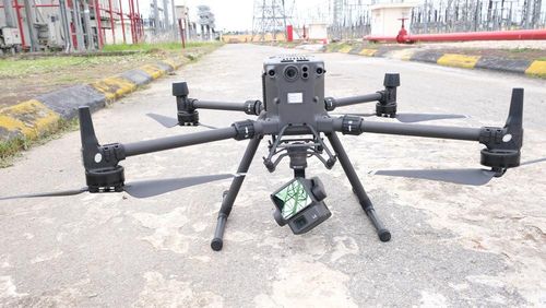 Thiết bị UAV sẵn sàng cất cánh bay kiểm tra