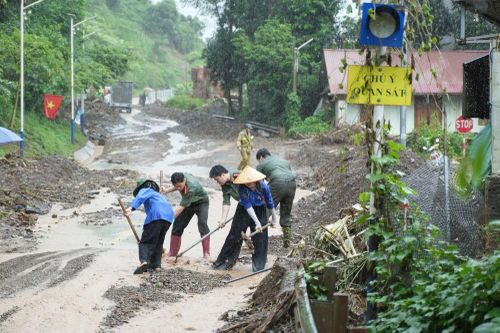  Một số đoạn đường đã được khơi thông. 