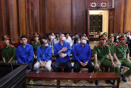Các bị cáo tại tòa.