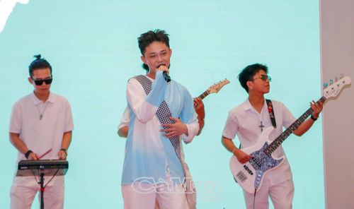 Các bạn trẻ tự tin thể hiện năng khiếu tại các chương trình nghệ thuật do Trung tâm Khởi nghiệp và Ðổi mới sáng tạo tỉnh Cà Mau (CiNEC) mang đến.