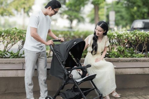 Xe đẩy du lịch gọn nhẹ giúp chuyến trải nghiệm dịp lễ của cả nhà trở nên thảnh thơi, tự do hơn.