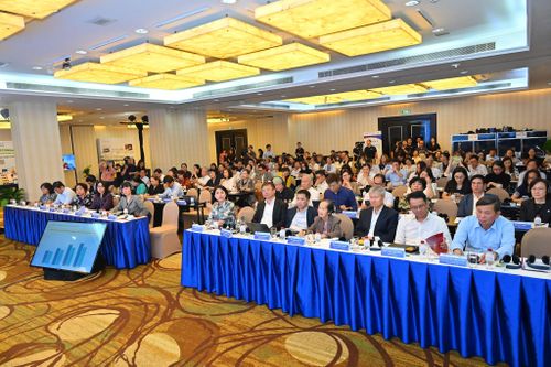 Các đại biểu tham dự "Diễn đàn về Kinh tế Chăm sóc và Phát triển ngành Chăm sóc người cao tuổi tại Việt Nam" tổ chức tại Thành phố Hồ Chí Minh ngày 6-8. Ảnh: VCCI