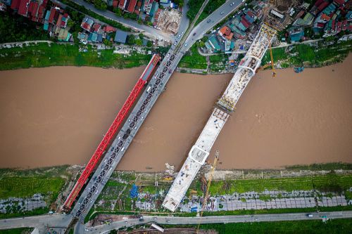  Khi hoàn thành, cầu Đuống mới được kỳ vọng tạo bước chuyển lớn cho cửa ngõ phía Bắc Thủ đô, nâng cao năng lực vận tải đường bộ, đường sắt và đường thủy, đồng thời góp phần hoàn thiện mạng lưới hạ tầng giao thông và thúc đẩy phát triển kinh tế - xã hội khu vực phía Đông Bắc Hà Nội. 