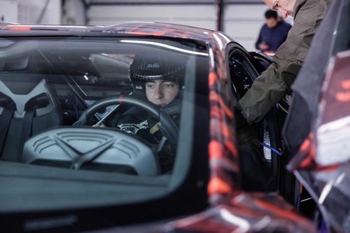  Được cầm lái bởi tài xế thử nghiệm của Lamborghini là Marco Mapelli, siêu xe này đã lập kỷ lục 1 phút 41,6 giây tại trường đua Hockenheimring (Đức). Đây là thành tích tốt nhất của một mẫu xe thương mại tại trường đua này. 