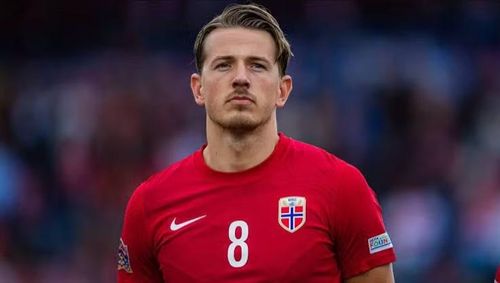 Theo giới thạo tin của Anh, Man United cũng đang nhăm tới hai cái tên, Sander Berge của Fulham và Tyler Adams của Bournemouth.