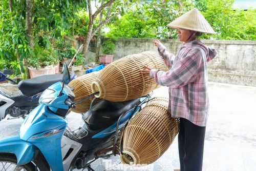 Những chiếc nơm tre sau khi hoàn thiện được gửi đến khách hàng ở nhiều tỉnh, thành trên cả nước.