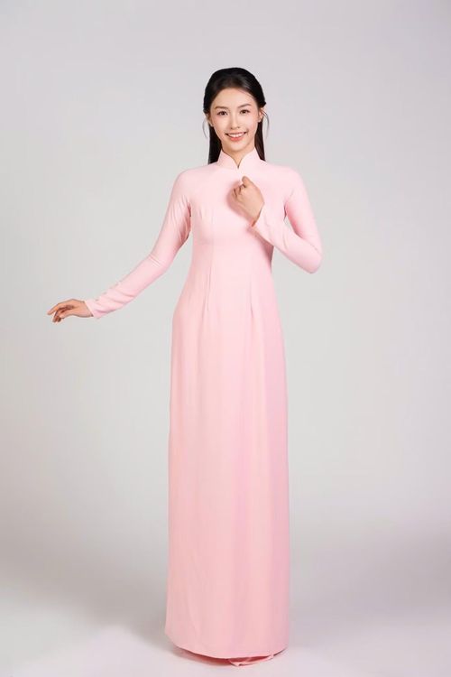 Nguyễn Thái Anh Thư (SBD 66), sinh năm 2006, đến từ Đồng Tháp. Cô là sinh viên khoa Sư phạm tiếng Anh và giữ danh hiệu Hoa khôi Đại học Đồng Tháp. Tại sơ khảo khu vực phía Nam, Anh Thư nói cô dậy từ 3h sáng để chuẩn bị cho vòng sơ khảo. Cô gái 20 tuổi cho biết dành nhiều thời gian rèn luyện thể hình, kỹ năng trình diễn và ứng xử, với mong muốn lan tỏa hình ảnh người phụ nữ Việt Nam tri thức, tự tin và bản lĩnh.