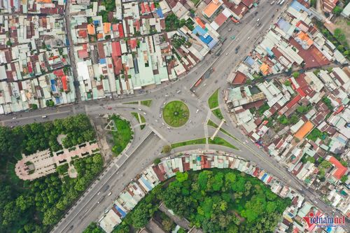 Người vợ suýt mất nhà đất sau khi để chồng một mình đứng tên sổ đỏ. Ảnh minh họa: Nguyễn Huế