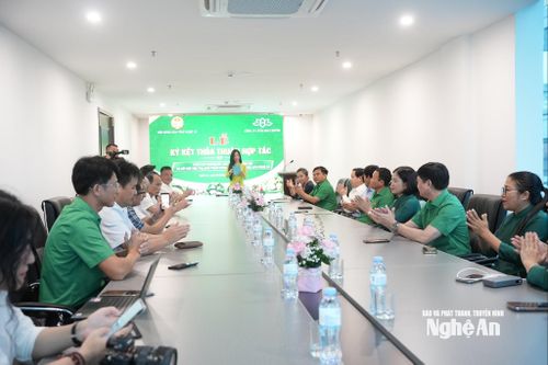 Toàn cảnh buổi lễ ký kết. Ảnh: Thúy Vinh