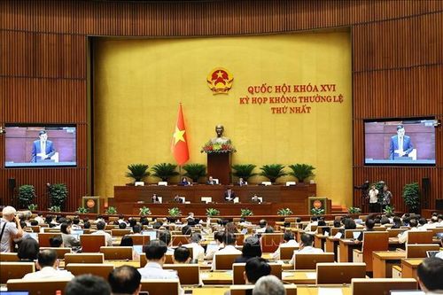 Bộ trưởng Bộ Công Thương Lê Mạnh Hùng phát biểu giải trình, làm rõ một số vấn đề đại biểu Quốc hội nêu. Ảnh: Doãn Tấn/TTXVN.