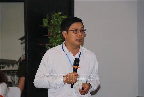 Ông Phạm Đình Nghinh, Hội Bảo vệ Quyền trẻ em TP Hồ Chí Minh phát biểu tại hội thảo.