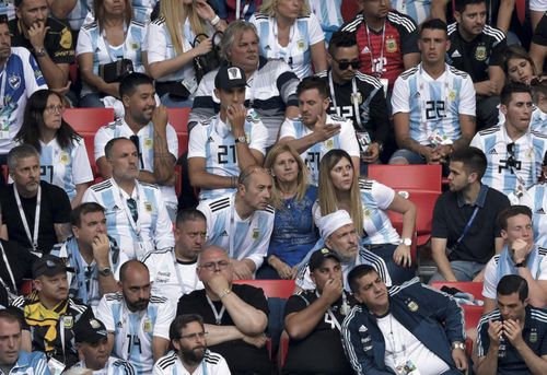 Cha Jorge, mẹ Celia và các thành viên khác trong gia đình Messi tại World Cup 2018 ở Nga. Ảnh: Infobae