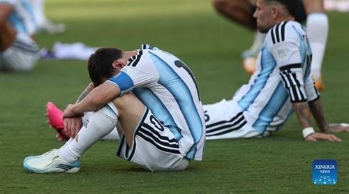 Cha cầu thủ Lionel Messi luôn là người đồng hành cùng nam cầu thủ trong hành trình sự nghiệp. Ảnh: Xinhua