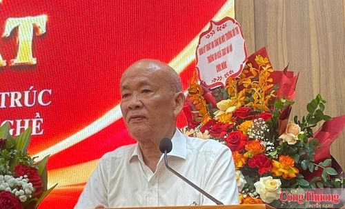 Ông Trịnh Quốc Đạt, Chủ tịch Hiệp hội Làng nghề Việt Nam phát biểu tại sự kiện