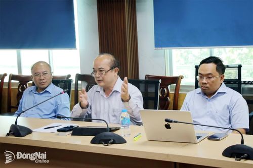 Phó Giám đốc Sở Khoa học và Công nghệ Đồng Nai Võ Hoàng Khai đóng góp ý kiến đối với các nội dung liên quan đến hoạt động thúc đẩy đổi mới sáng tạo tại sự kiện. Ảnh: Hải Quân