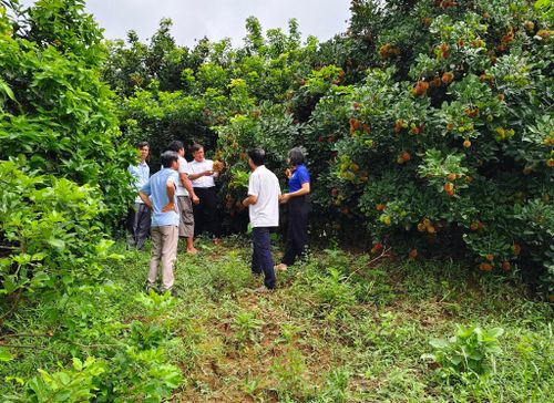 Lãnh đạo xã Cát Tiên thường xuyên xuống cơ sở, lắng nghe ý kiến, nguyện vọng của người dân
