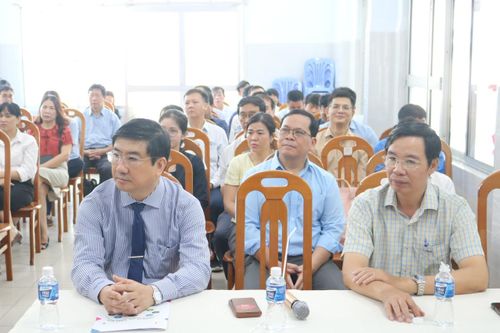 Tập thể Bệnh viện Đa khoa Bình Thuận tham dự khai trương Đơn vị Tiêm chủng.