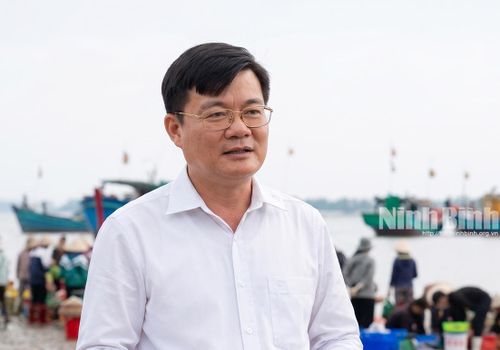 Đồng chí Phạm Văn Thoa, Phó Bí thư Đảng ủy, Chủ tịch UBND xã Giao Phúc. Ảnh: Viết Dư