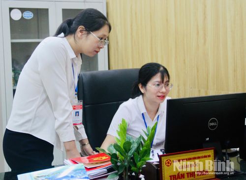 Mỗi cán bộ được cấp 1 tài khoản, được phân cấp, phân quyền rõ ràng.