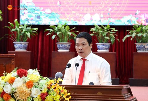 Tân Chánh văn phòng Thành ủy Cần Thơ Hà Vũ Sơn đại diện 60 cán bộ nhận nhiệm vụ mới phát biểu nhận nhiệm vụ