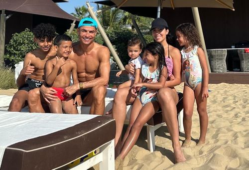 Ronaldo có cuộc sống gia đình hạnh phúc. Ảnh: georginagio/Instagram.
