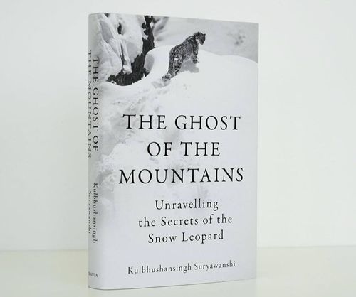 Sách The Ghost of the Mountains. Ảnh: Amazon UK.