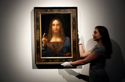 Tác phẩm Salvator Mundi (Đấng Cứu thế) của Leonardo được bán với giá 450,3 triệu USD năm 2017. Ảnh: Christie's.