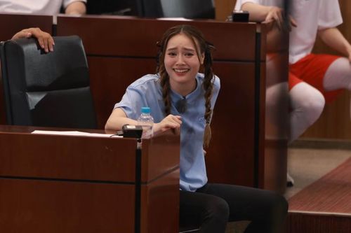 Ninh Dương Lan Ngọc phải giải thích giữa đêm vì trò chơi ở Running Man.