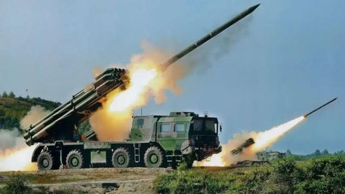 Hệ thống rocket phóng loạt BM-30 Smerch. Ảnh: Bộ Quốc phòng Nga/defensefeeds.com.
