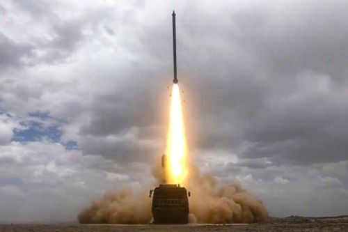 Tên lửa được phóng từ hệ thống PCL-191 MLRS. Ảnh: CCTV