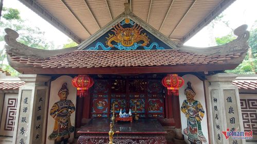 Mặt trước tòa thượng điện.