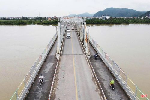 Người dân Đan Hải muốn tới phường Trường Vinh phải đi vòng qua cầu Bến Thủy 1, quãng đường dài thêm khoảng 15 km.