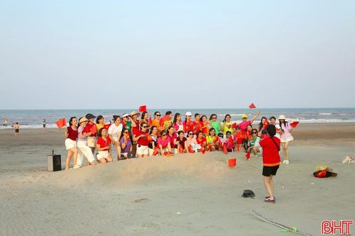  Du khách Nghệ An có thể giảm bớt quãng đường di chuyển tới Khu du lịch biển Xuân Thành khi cầu Bến Thủy 3 được đưa vào sử dụng. Ảnh tư liệu 
