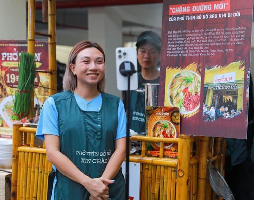 Giới thiệu thương hiệu Phở Thìn Bờ Hồ trên các nền tảng số.