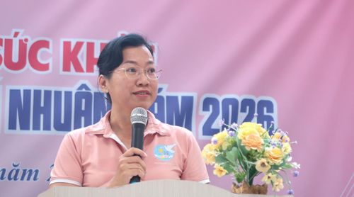 Bà Lê Thị Thanh Thảo, Phó Chủ tịch Ủy ban MTTQ Việt Nam phường, Chủ tịch Hội LHPN phường Phú Nhuận (TPHCM), phát biểu tại chương trình.